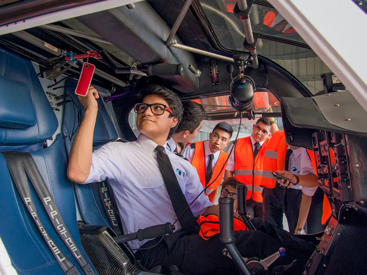 iFly Flight School Pilots 029